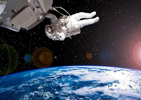 नासाका दुई अन्तरिक्ष यात्रीहरु पृथ्वीमा सकुशल अवतरण
