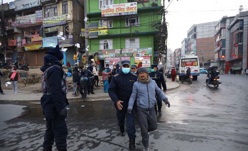 बागबजार बाट रमेश मल्ल सहित ५ जना पक्राउ