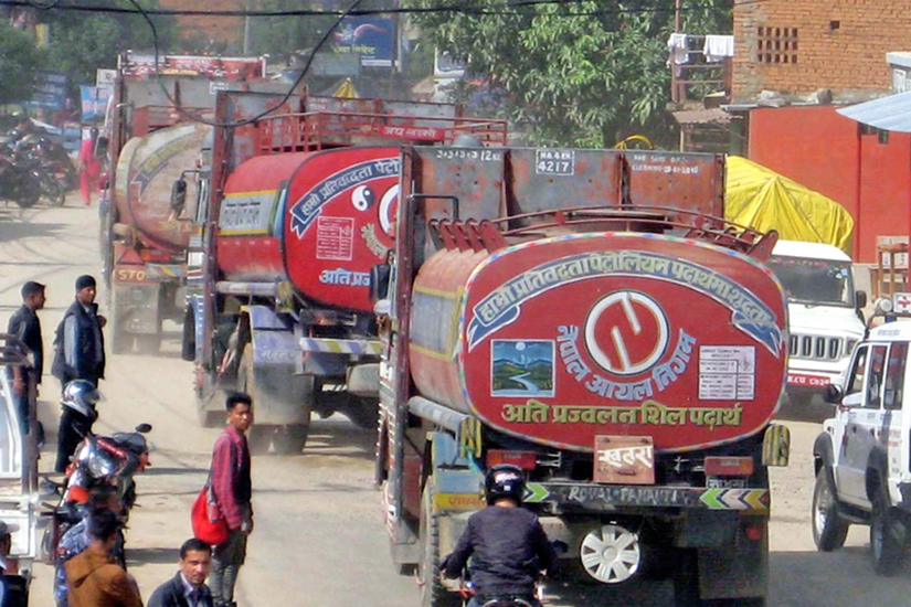 ट्यांकरको ताला खोल्ने ‘मास्टर की’ गायब भएपछि एउटै ट्यांकरबाट २५२ लिटरसम्म तेल चोरी