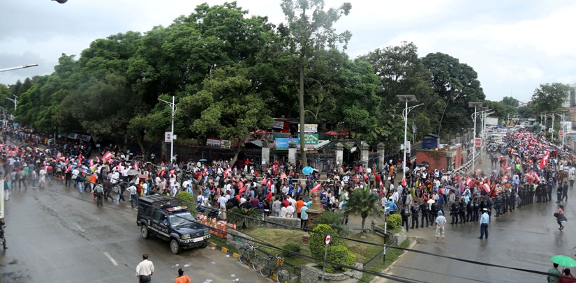 ७७ वटै  जिल्लामा सरकार विरुद्ध कांग्रेसको प्रदर्शन