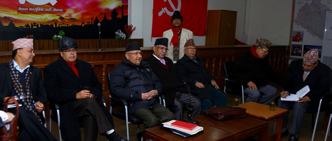 अलमलमा नेकपाको एकता, माधवको चेतावनीले थप जटिल