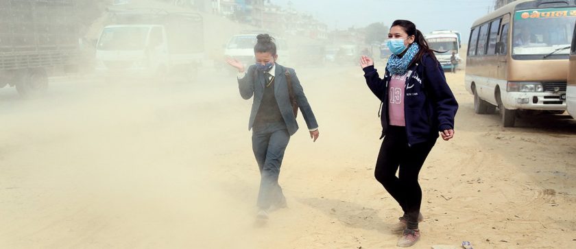 दिल्लीको धुलोले तराई प्रदूषित