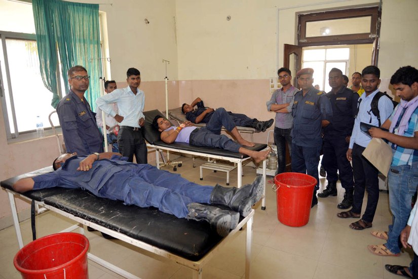 पर्सामा पक्राउ गरिएका अभियुक्तलाई छुटाउन प्रहरी चौकीमा झड्प हुँदा चार प्रहरी घाइते