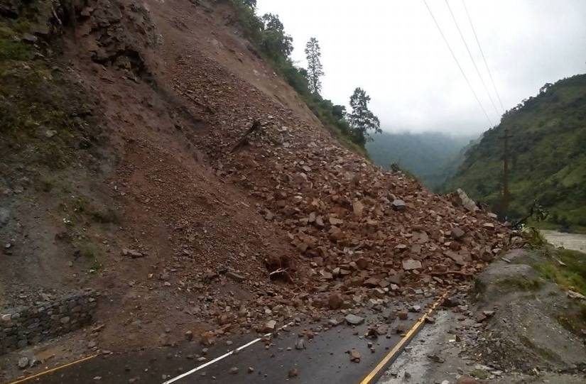 नारायणगढ–मुग्लिन सडकमा पहिरो रोक्ने काम तीव्र