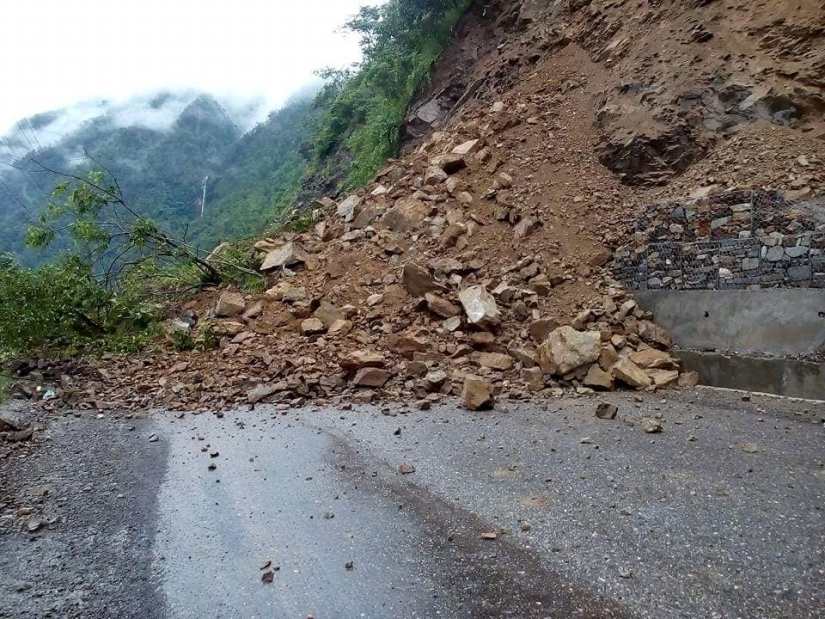 पहिरोका कारण जयपृथ्वी राजमार्ग बन्द