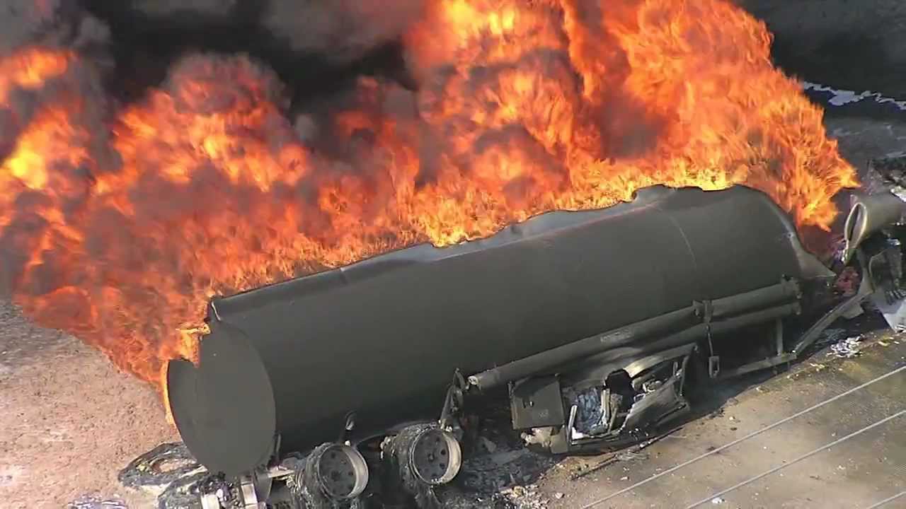 पेट्रोल ट्याङ्कर विस्फोट हुँदा कम्तीमा ६० जनाको मृत्यु