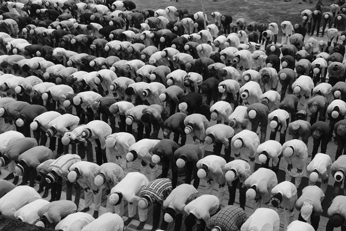 मुश्लिम धर्मावलम्बीले आज धुमधामले बकर इद मनाउँदै