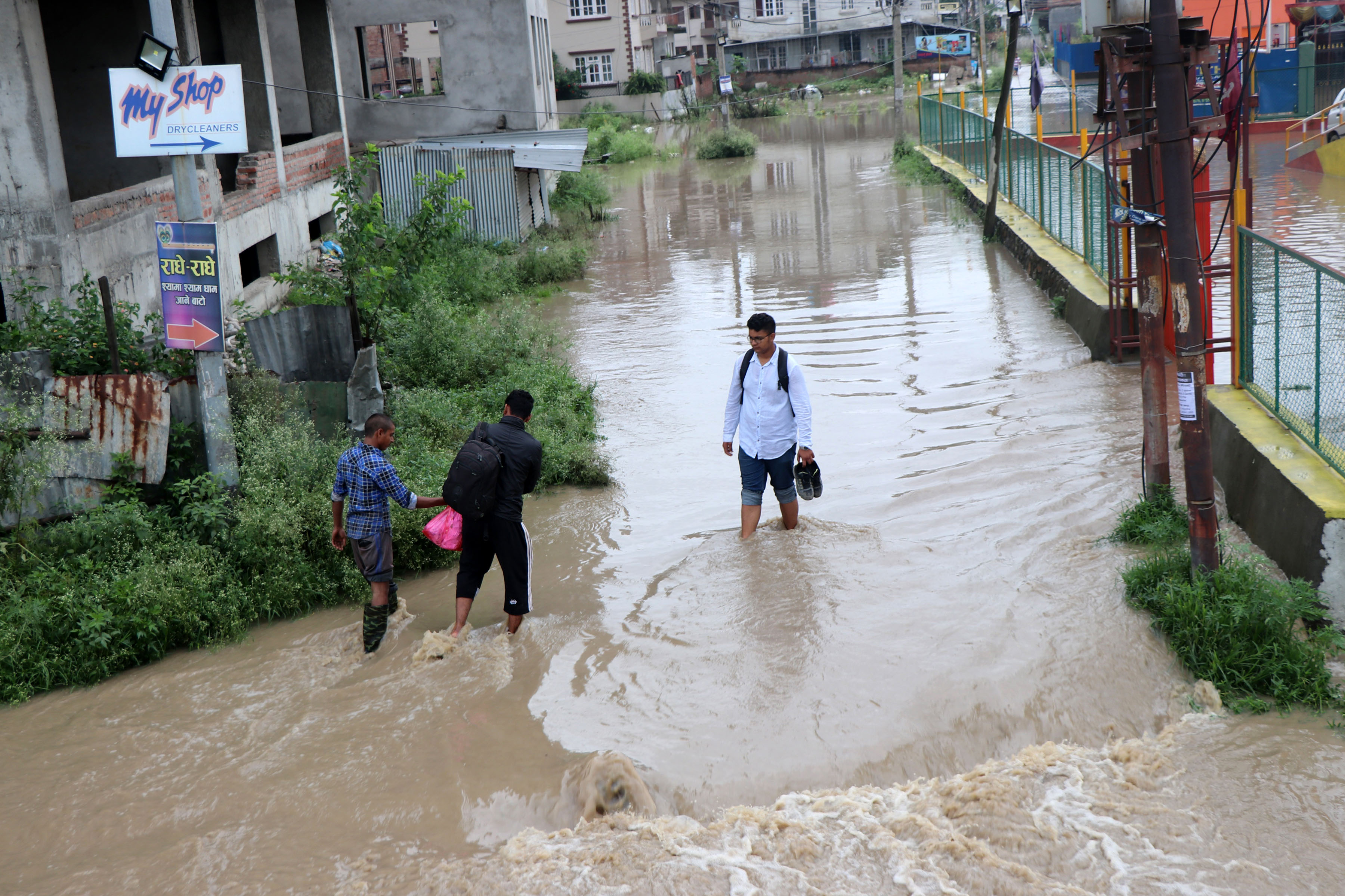 पटक पटक किन डुबानमा पर्छ भक्तपुर ?