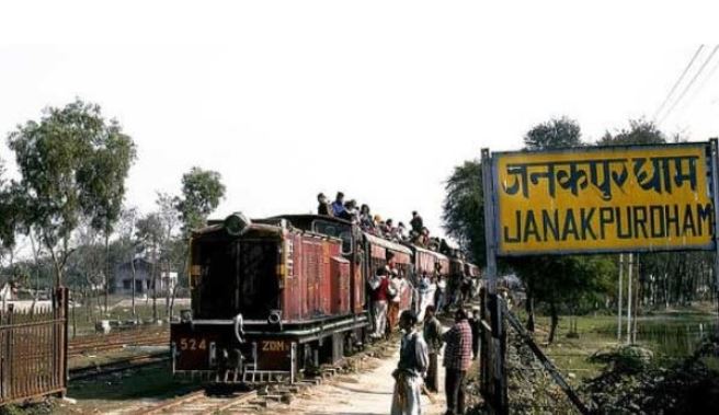 नेपालको राष्ट्रिय झन्डा अङ्कित आकर्षक रेल अबको एक महिनाभित्र जनकपुर आइपुग्ने