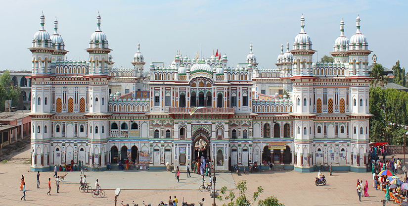 कोरोना त्रास : जनकपुरको जानकी मन्दिर सुनसान, कोरोना नभित्रियोस भन्दै पुजापाठ