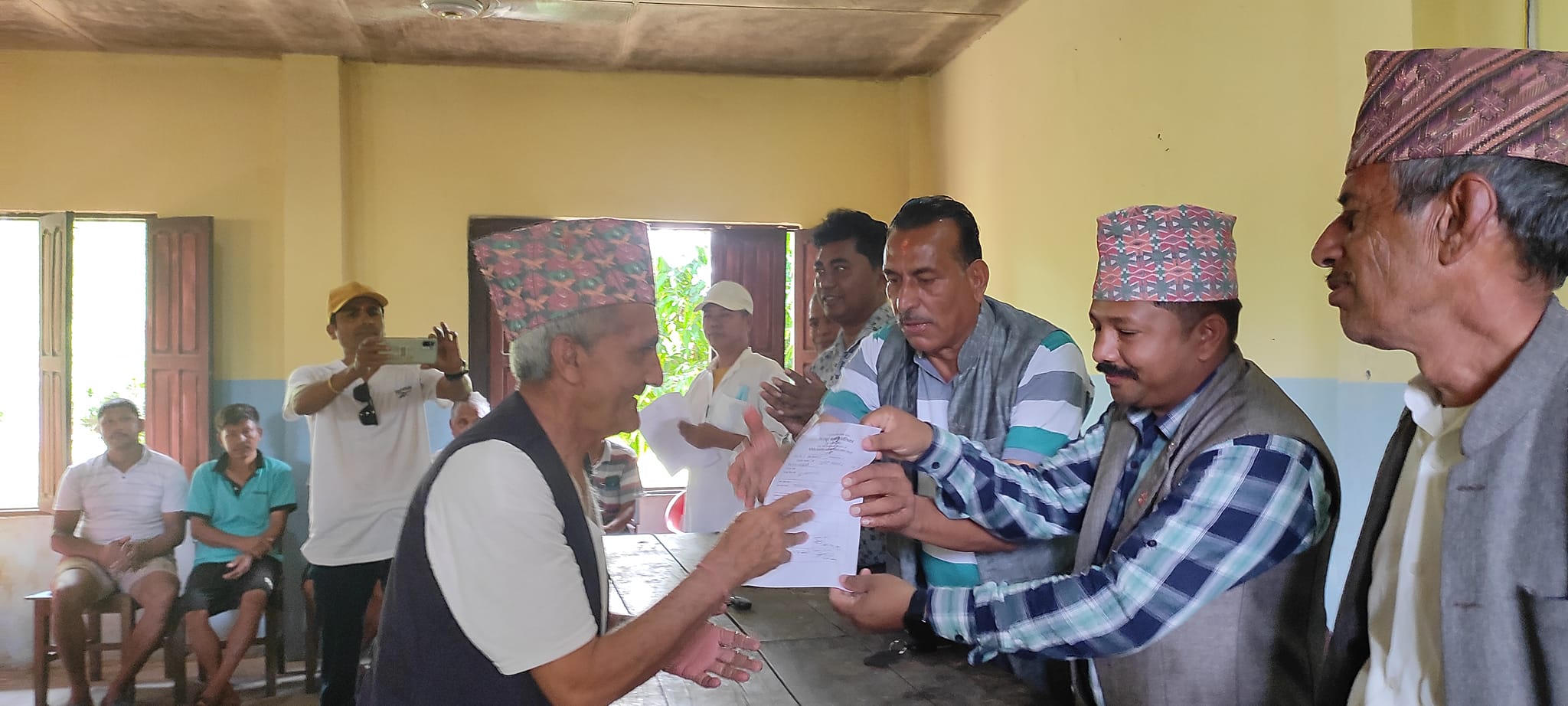 मतदाता प्रभावित पार्न भरतपुरमा बाँडियो भूमिको निस्सा