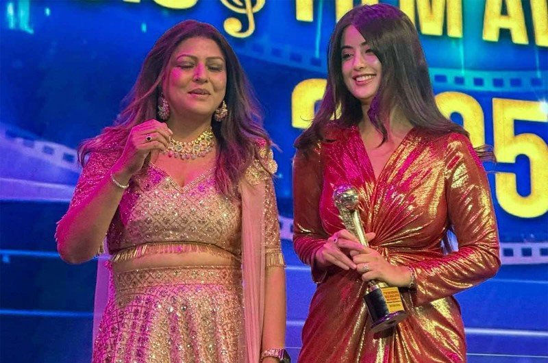 नीति शाह सर्वश्रेष्ठ डेब्यु अभिनेत्री घोषित
