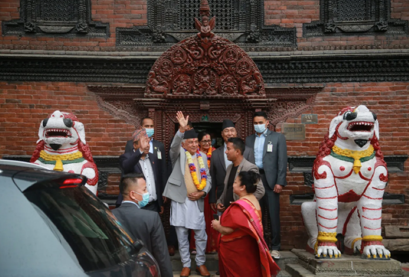 राष्ट्रपति पौडेलले गरे जीवित देवी कुमारीको दर्शन, कुमारी घरमै पिए चिया