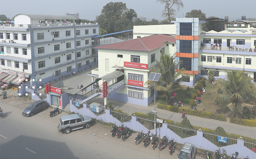 नारायणी साुमदायिक अस्पतालले उपचारमा गम्भिर लापरबाही गर्यो : मृतकका आफन्त