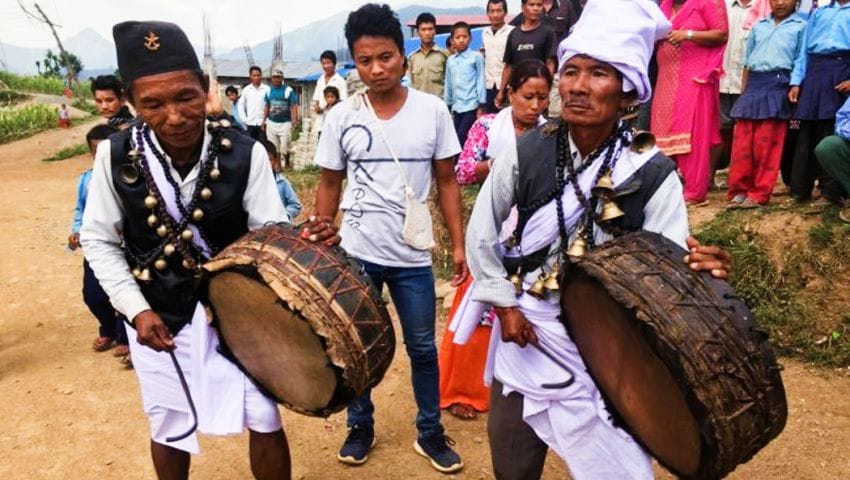 सामूहिक छोनाम (न्वाँगी) मनाउँदै चेपाङ समुदाय