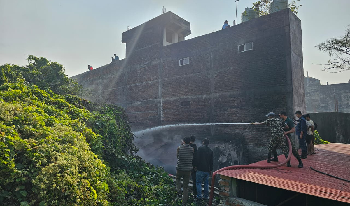 विराटनगरमा ‘भीषण’ आगलागी, नियन्त्रणको प्रयास जारी