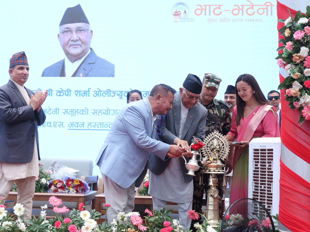प्रधानमन्त्रीबाट शिक्षण अस्पतालको विस्तारित सेवा भवनको उद्घाटन