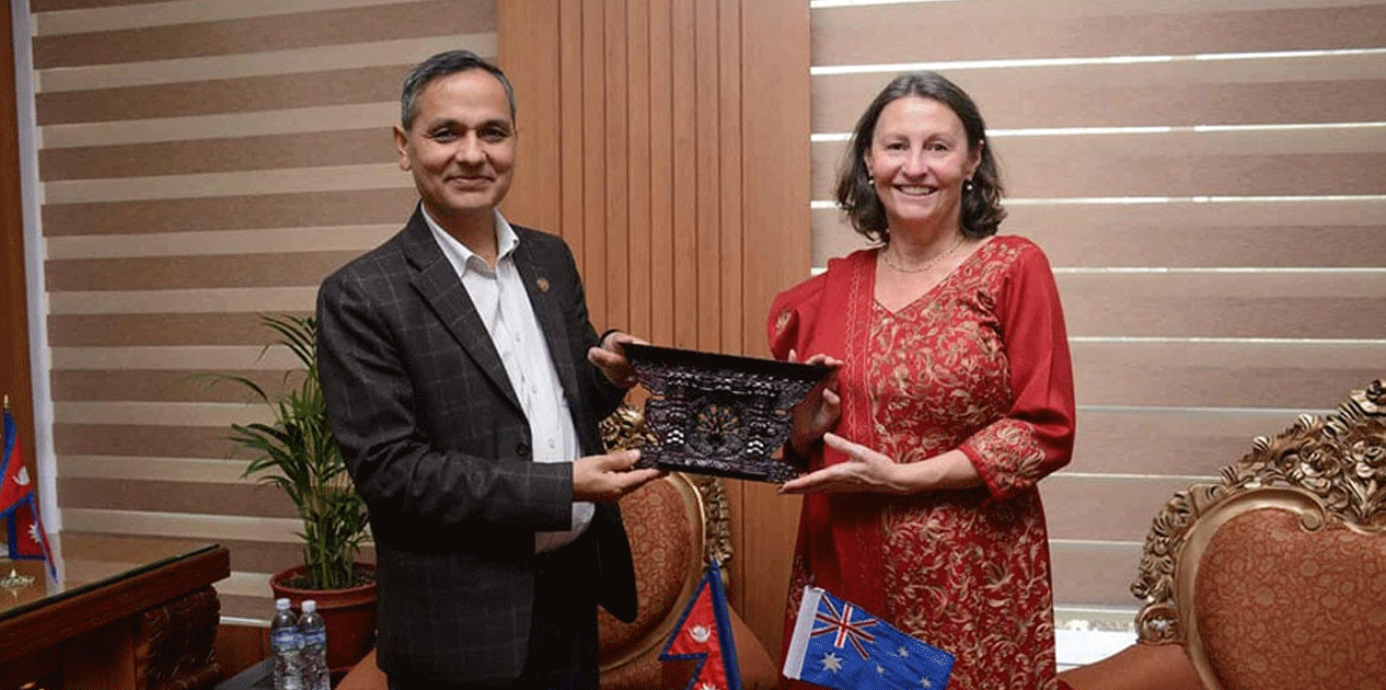 गृहमन्त्री अर्यालसँग अस्ट्रेलियाकी राजदूत जोन्स्टनले गरिन् बिदाइ भेट