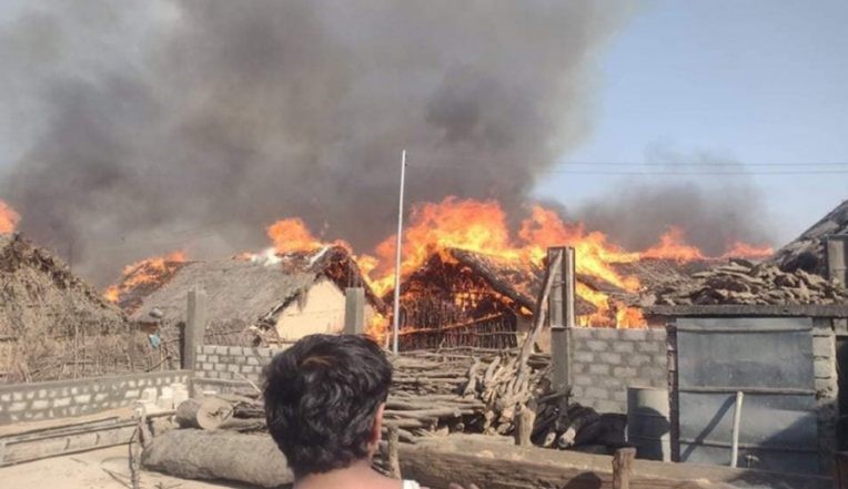 बाकेको नरैनापुरमा आगलागी, एक सयभन्दा बढी घर जलेर नष्ट