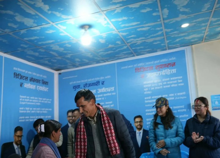 काठमाडौं -५ मा कांग्रेस र एमालेबाट १६ जना रास्वपा प्रवेश