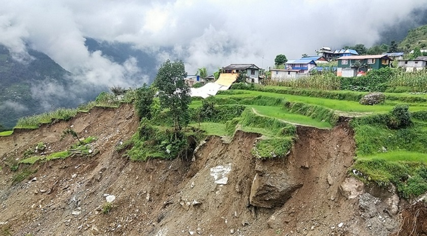 मकवानपुरमा पहिरोले घर बगाउँदा एक जनाको मृत्यु, छ जना बेपत्ता