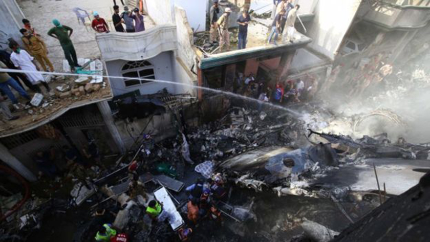पाकिस्तानमा जहाज दुर्घटनाको कारण मानवीय त्रुटी