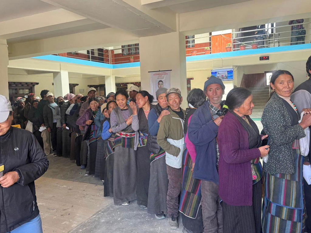 उपल्लो मुस्ताङको चराङ र लोमान्थाङमा राष्ट्रिय परिचयपत्र वितरण