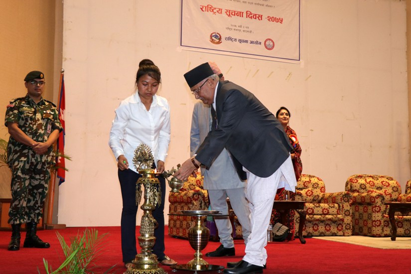 रिबन काट्न र भाषणमै बित्छ मन्त्रीहरुको दिन