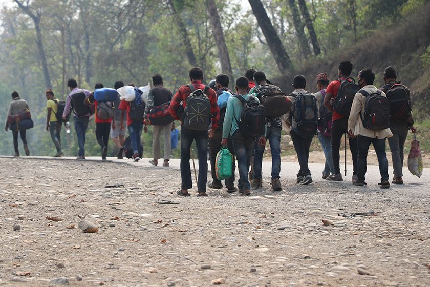 उपत्यका छोडेर गाउँ फर्कनेबाट कोरोना बढ्ने खतरा..