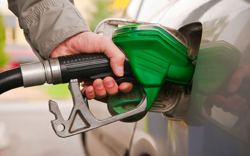 पेट्रोलियम पदार्थको मूल्य वृद्धि, पेट्रोलमा ४ रुपैयाँ र डिजेलमा ३ रुपैयाँ बढ्यो