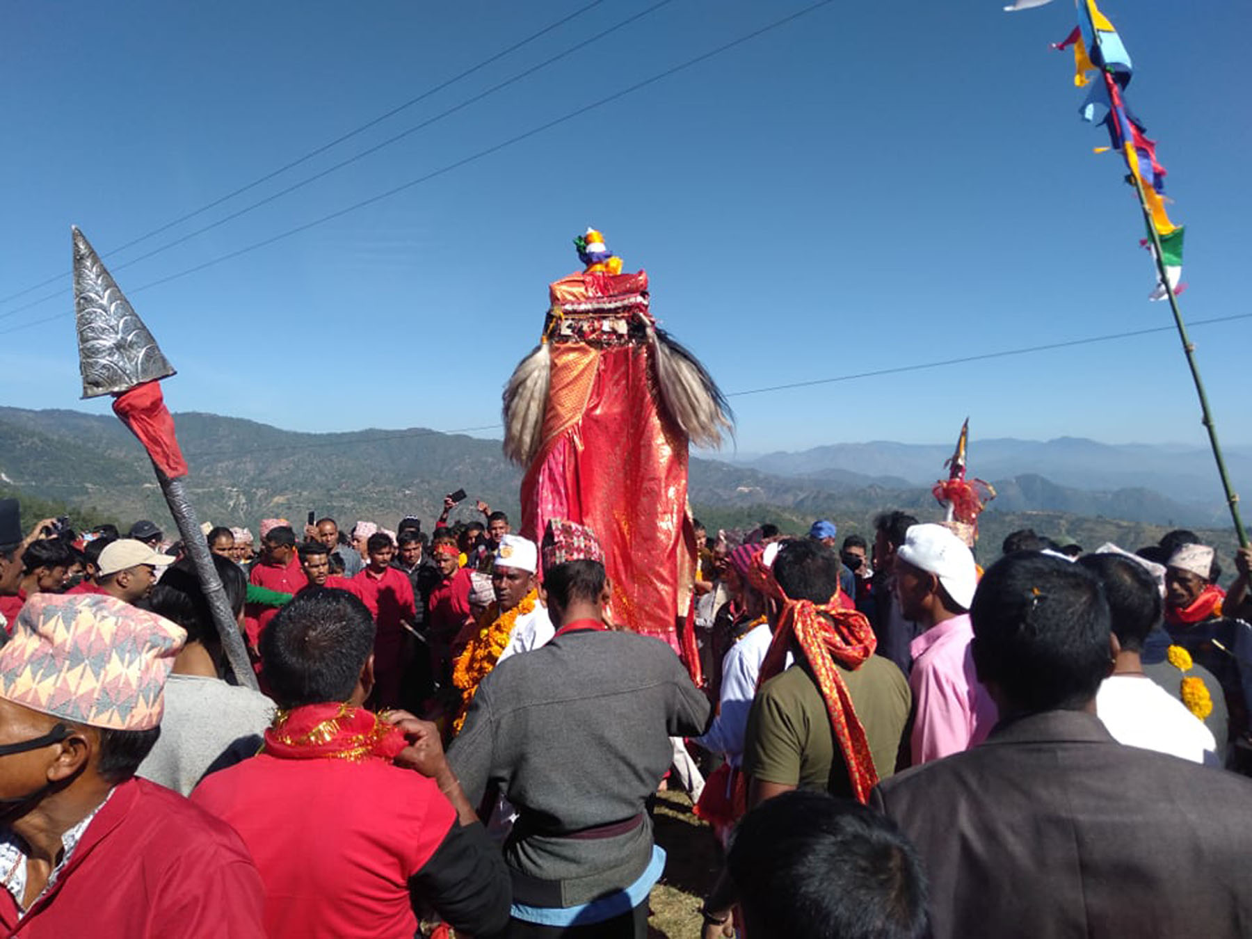 सात राष्ट्रका साइकलयात्री मनाङमा