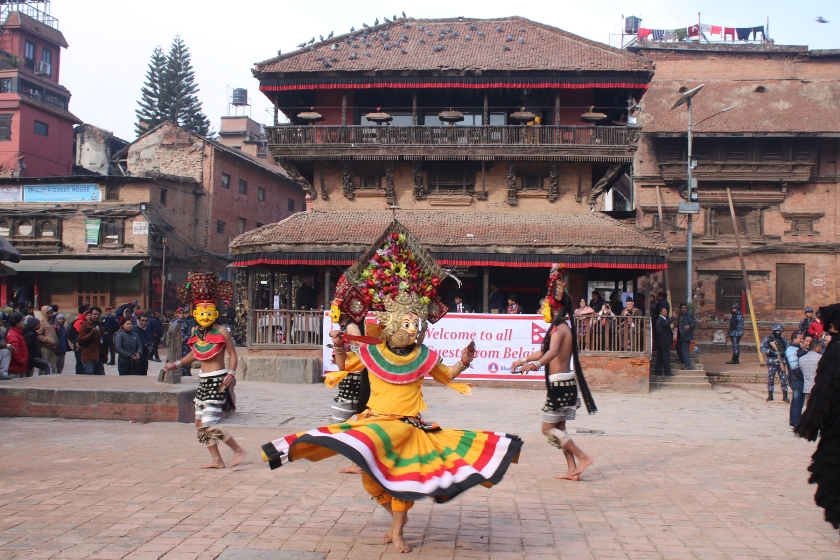 राजकुमारी एस्ट्रिड साँस्कृतिक नाच अवलोकन गर्दै