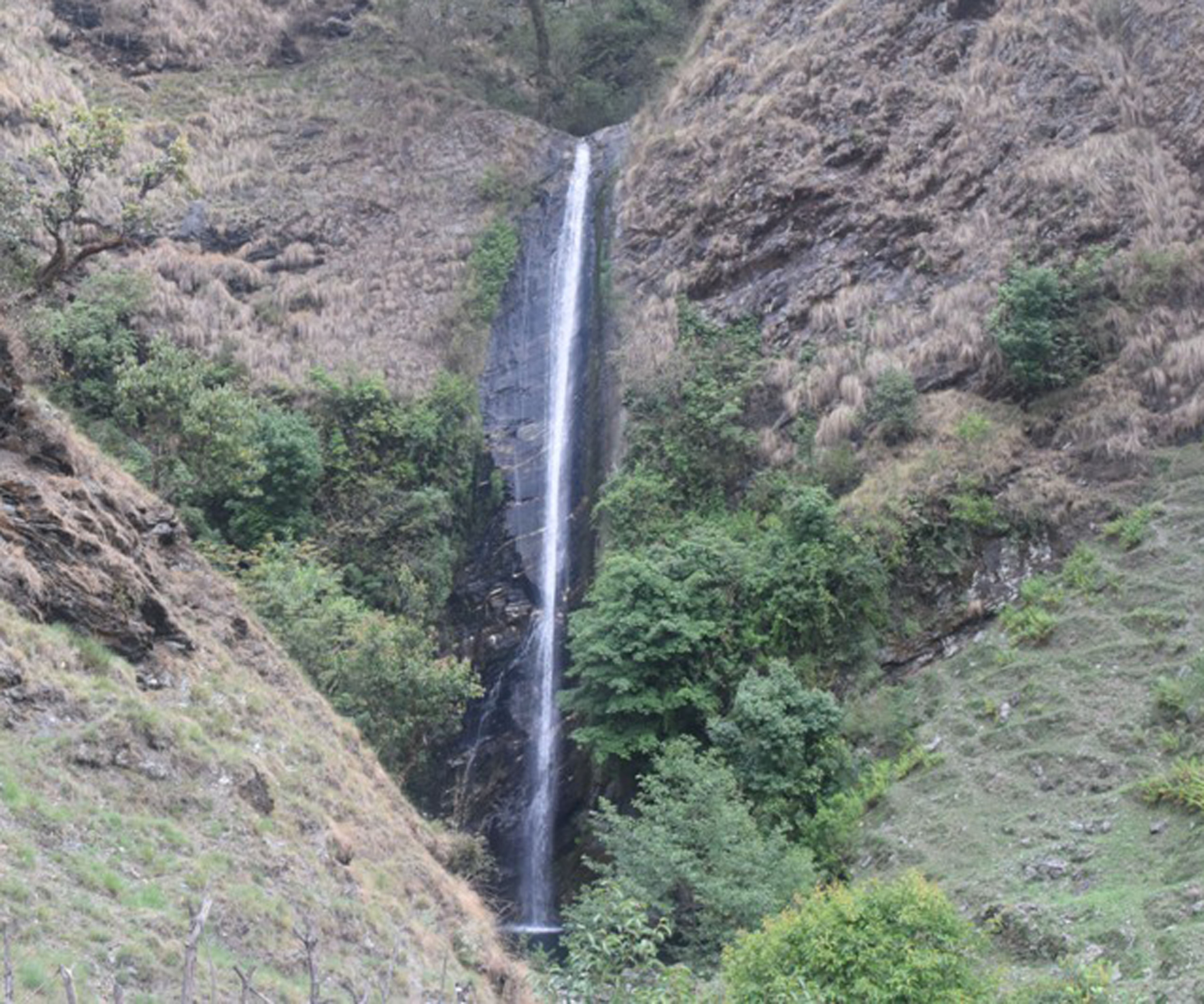 नर्जाखोलाको लभ्ली झरना