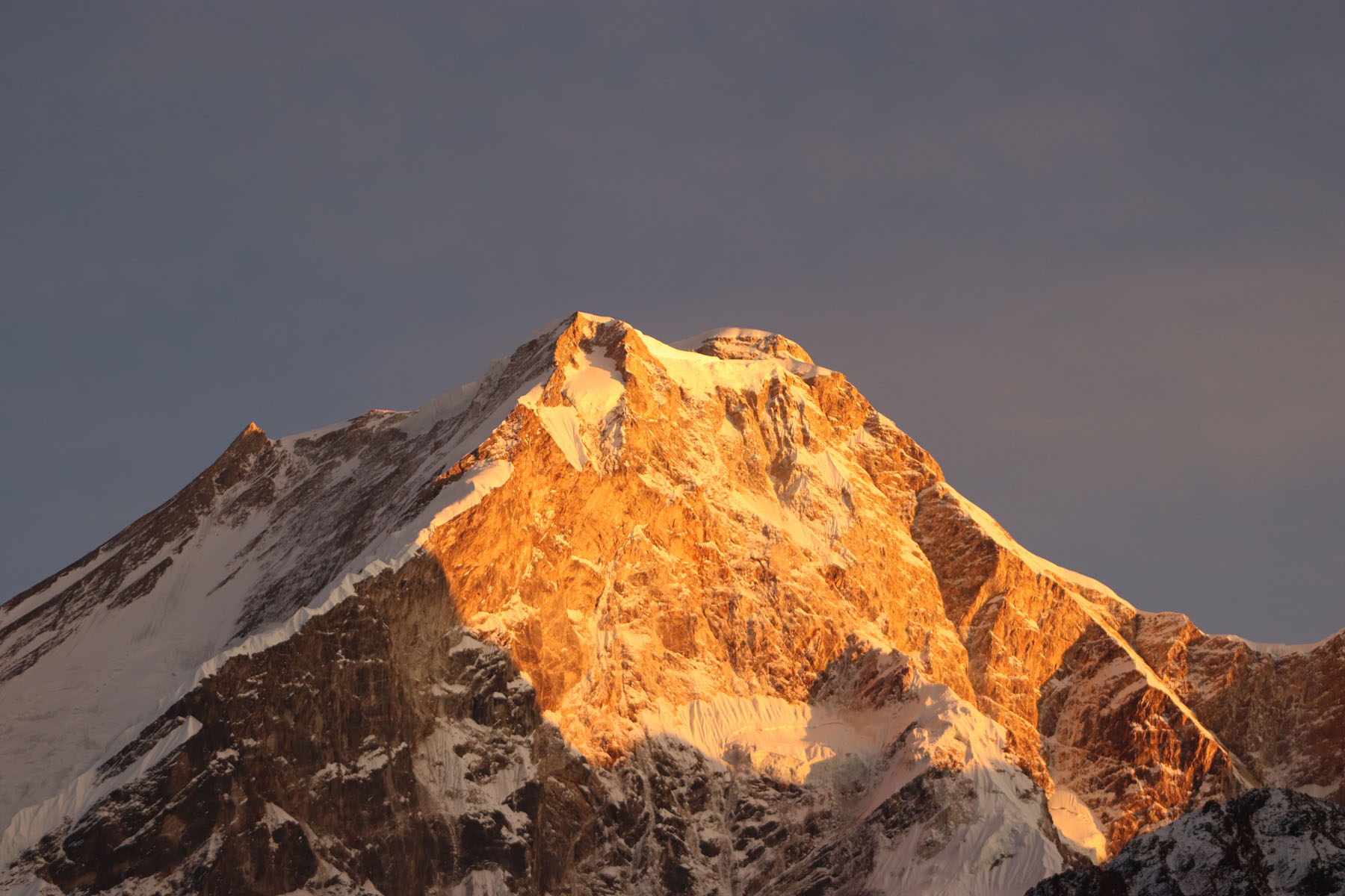 मनास्लु हिमालको दृश्य