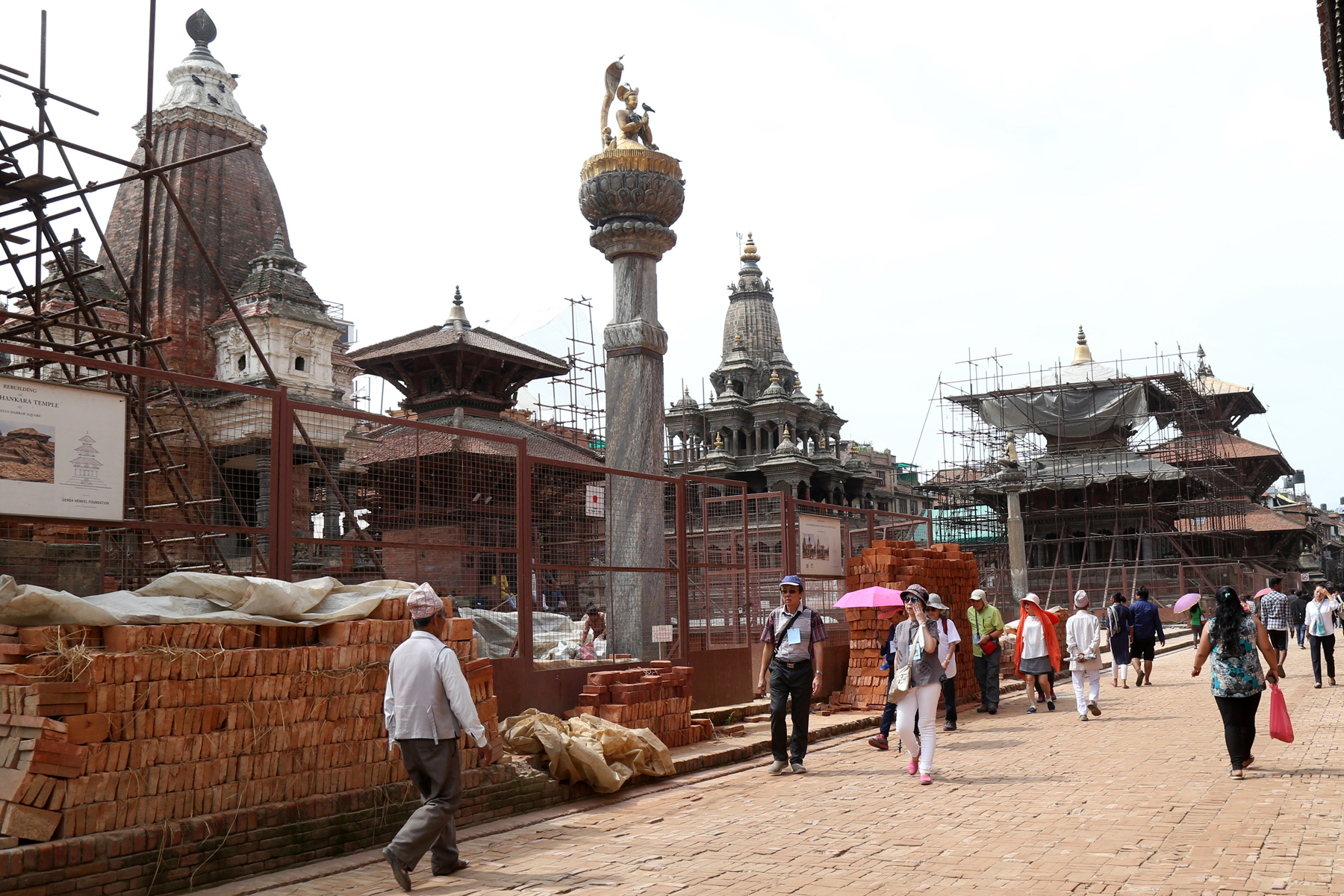 पाटन दरबार क्षेत्रमा पर्यटक