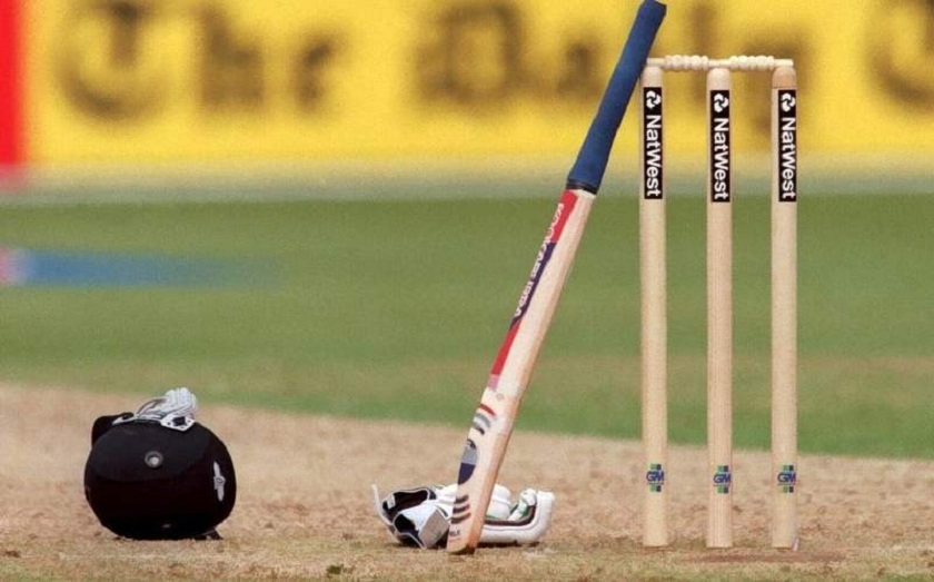 भारत–अस्ट्रेलिया टेस्ट क्रिकेट, जितका लागि भारतसामु ३२८ रनको चुनौती