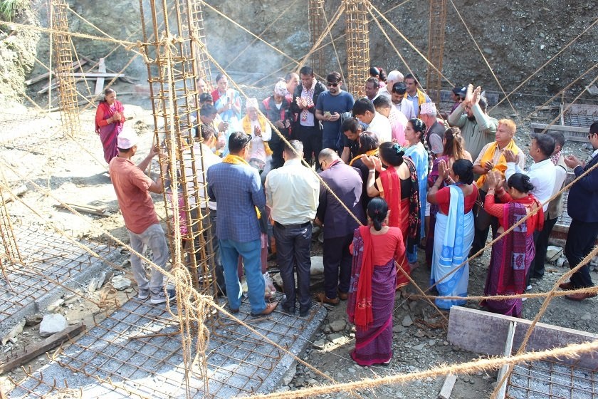 पोखरामा बास्कोट सहरी स्वास्थ्य केन्द्र शिलान्यास