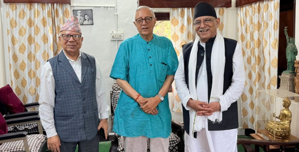 प्रचण्ड, माधव र शेखरबीच विराटनगरमा भेट