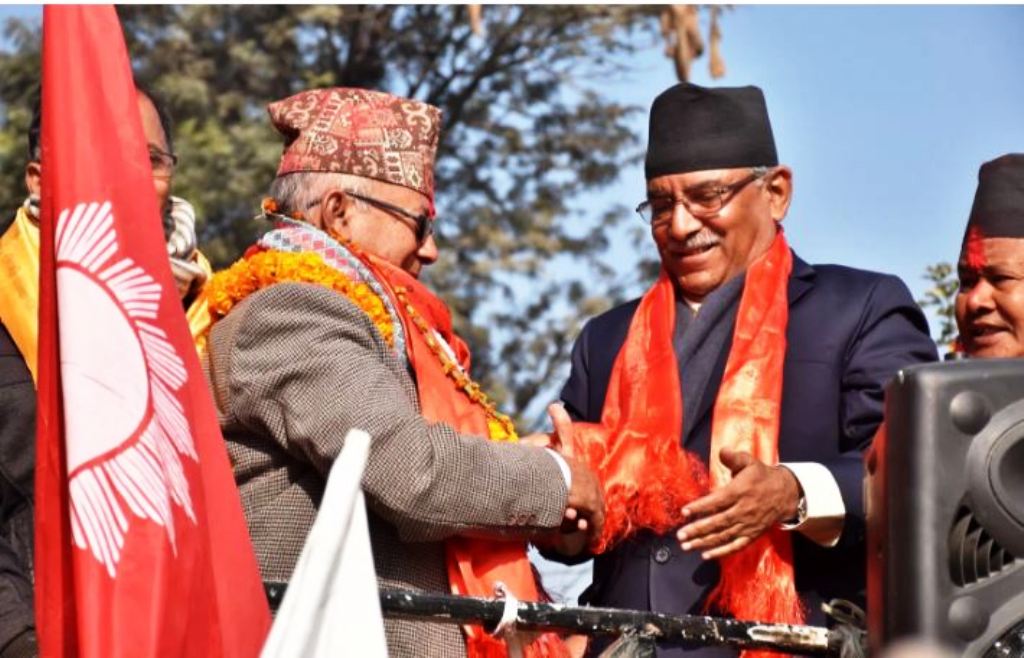 माधव नेपाल शान्तिप्रक्रियामा सबैभन्दा धेरै खटिएका नेता : प्रचण्ड