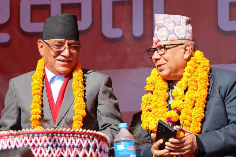 एमाले महाधिवेशनमा प्रचण्ड-माधव नजाने