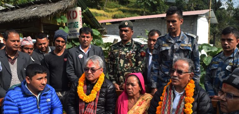 प्रचण्ड–बादलसँग सहिद परिवारका गुनासा
