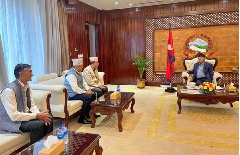 बाढीपहिरोबाट भएको क्षतिबारे प्रधानमन्त्री प्रचण्डलाई  ध्यानाकर्षण