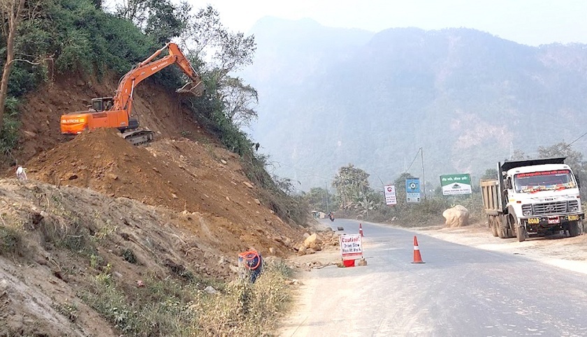 अवरुद्ध पृथ्वी राजमार्ग एकतर्फी सञ्चालनमा