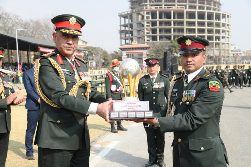 प्रधानसेनापतिद्वारा पुरस्कार वितरण, ९४ मानार्थ उपसेनालीलाई दर्ज्यानी चिह्न प्रदान