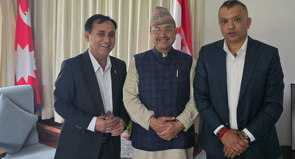पूर्णबहादुरलाई भेट्न घरमै पुगे गगन-विश्व