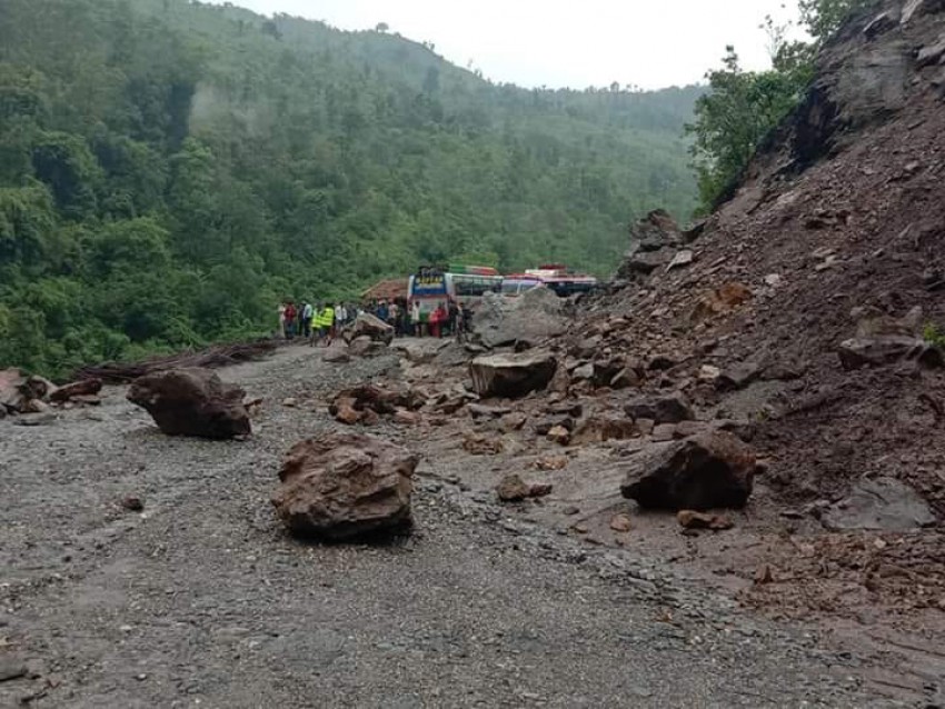 अवरुद्ध सिद्धार्थ राजमार्ग एकतर्फी  रूपमा सञ्चालनमा