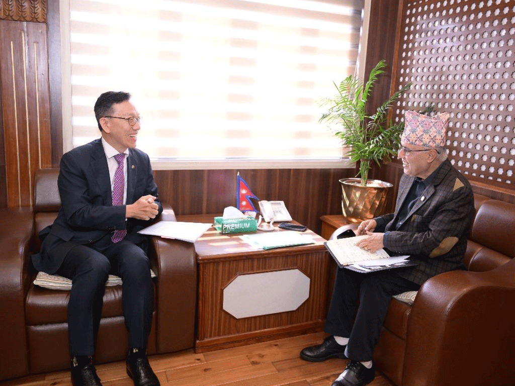 अर्थमन्त्री खनालसँग कोरिया गणतन्त्रका राजदूतको शिष्टाचार भेट