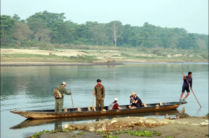 राप्ती तटका बासिन्दा डुंगाकै भरमा