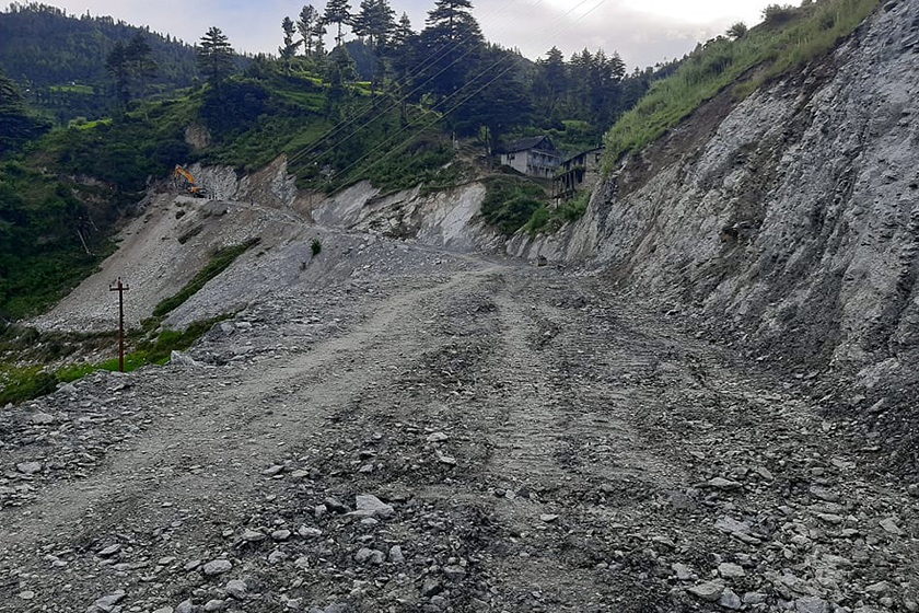 रारा तालसम्म पुग्ने नाग्म–गमगडी सडक स्तरोन्नति गरिँदै