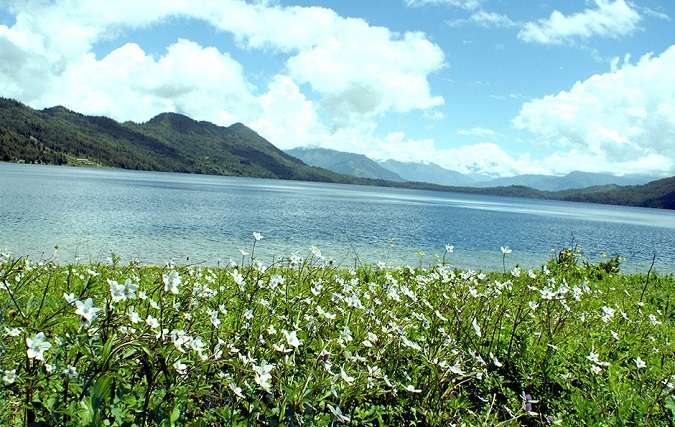 राराताल नेपाल कै एक मात्रै ठुलो ताल , जुन अहीले मुख्य पर्यटकीय गन्तव्य बनेको छ ।